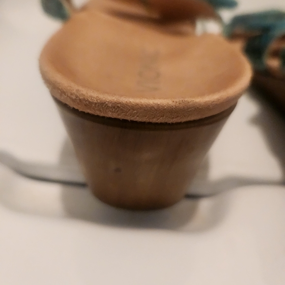 Vionic Comfort Wedge Sandal In Teal Snake Print - Picture 5 of 6